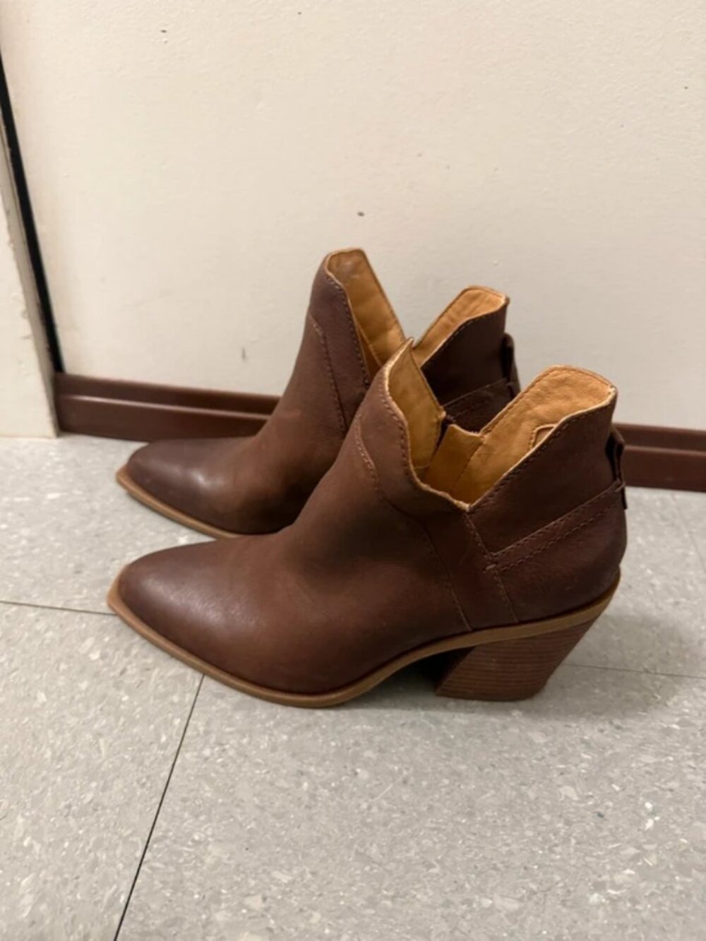 Crown Vintage boots 8.5